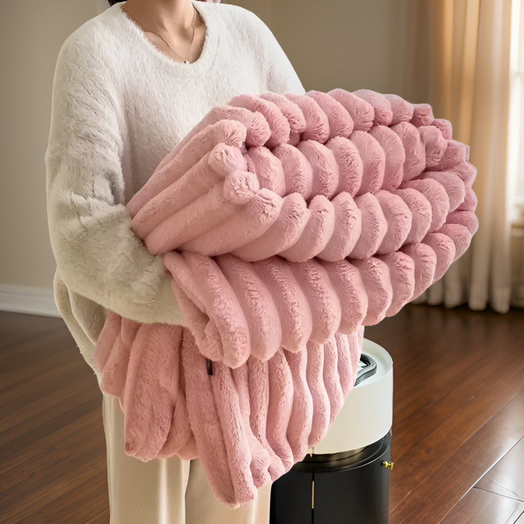 Zyra – Kuschelige Fleecedecke für Sofa & entspannte Momente