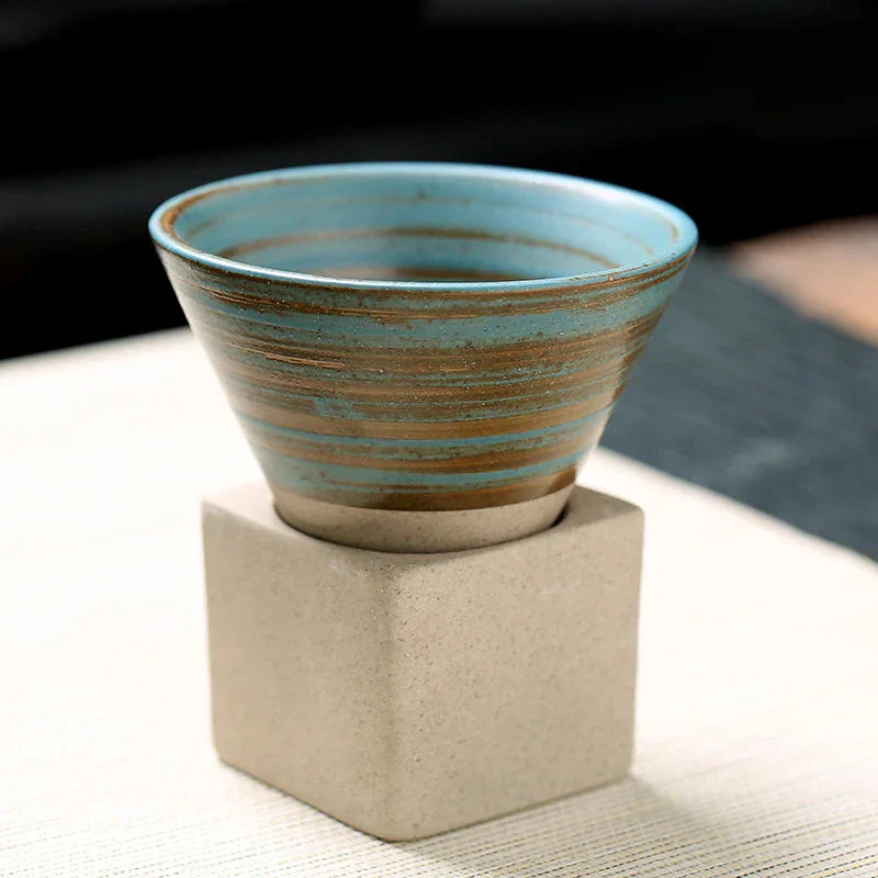 Japanische Keramiktasse – Handgefertigte Teeschale im Zen-Stil