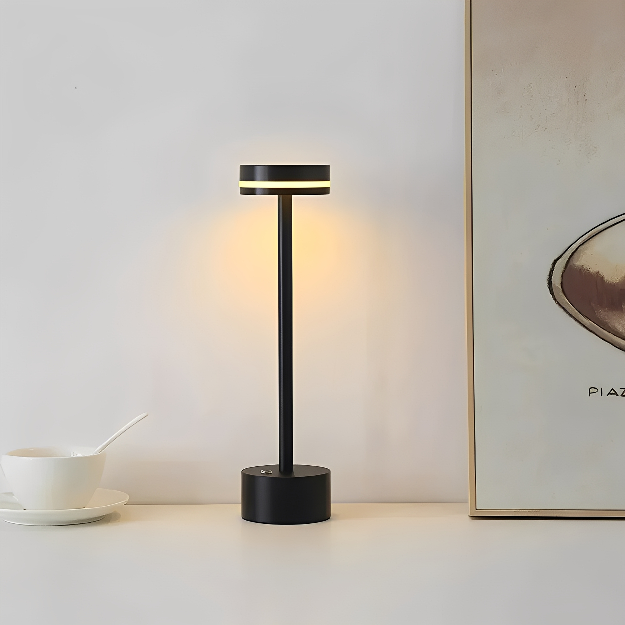 Hoshi – LED-Tischleuchte mit kosmischer Eleganz