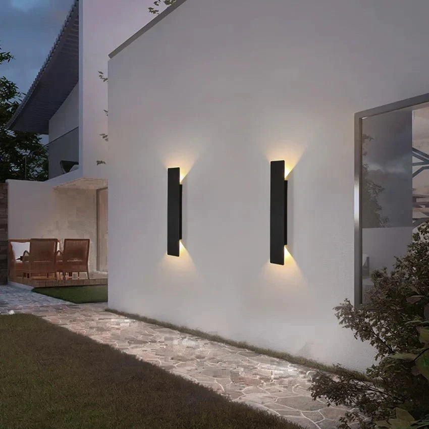 TriBeam – Moderne wasserdichte LED-Wandleuchte für den Außenbereich