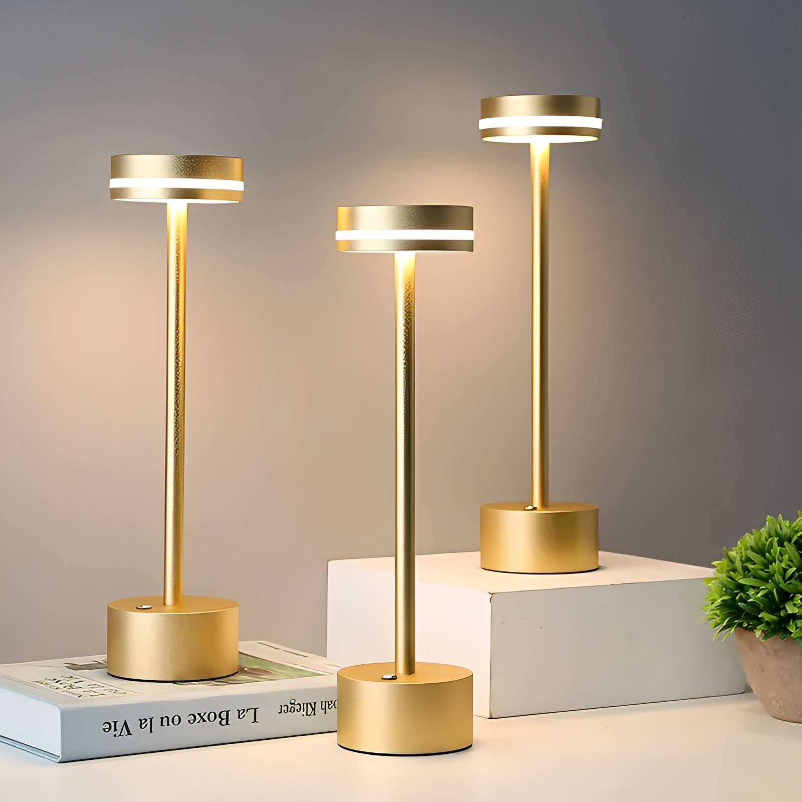 Hoshi – LED-Tischleuchte mit kosmischer Eleganz