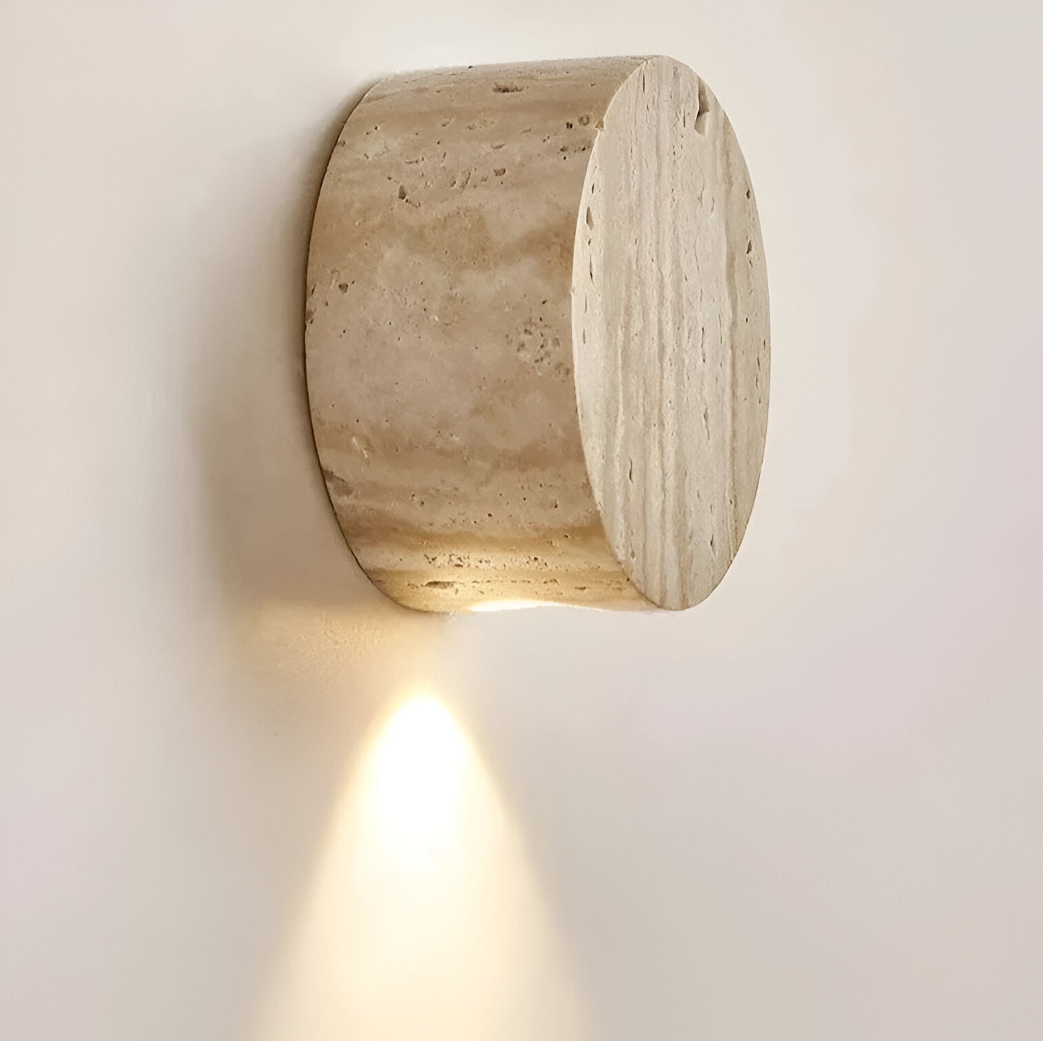 Sanya – Wabi Sabi Travertin-Wandleuchte