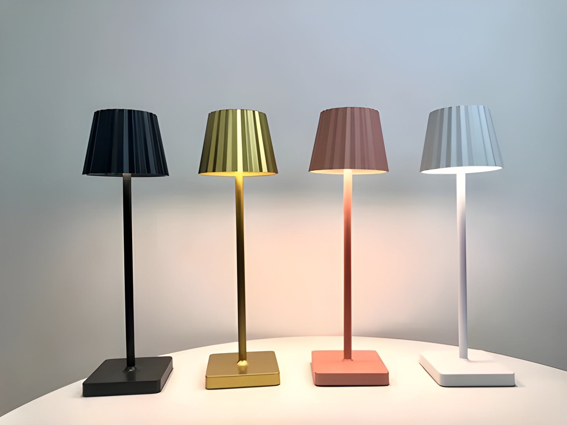 NordicTouch – Dimmbare Tischlampe im skandinavischen Stil