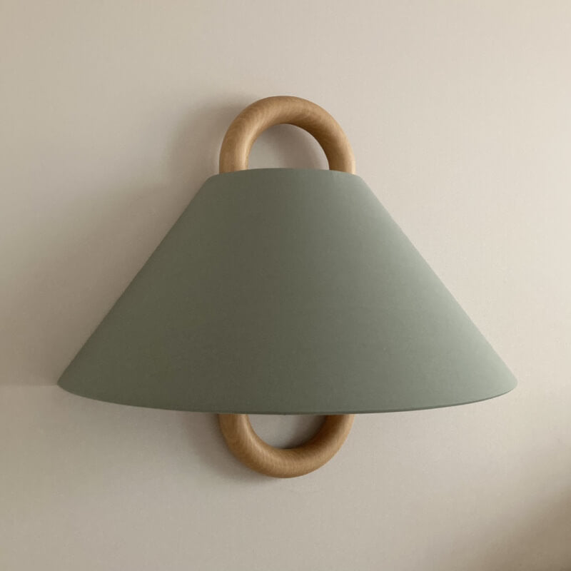 Aurelia – LED Wandlampe aus Buchenholz