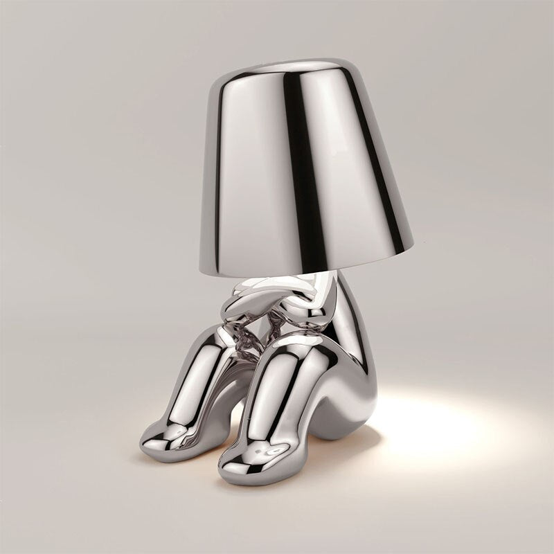 Kaori – Goldene Denker Statue Tischlampe mit USB & Berührung