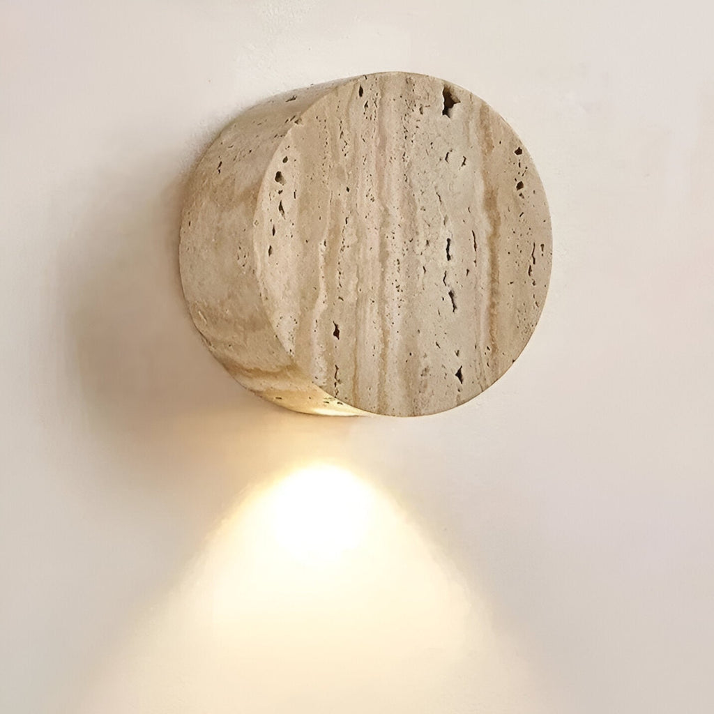 Sanya – Wabi Sabi Travertin-Wandleuchte