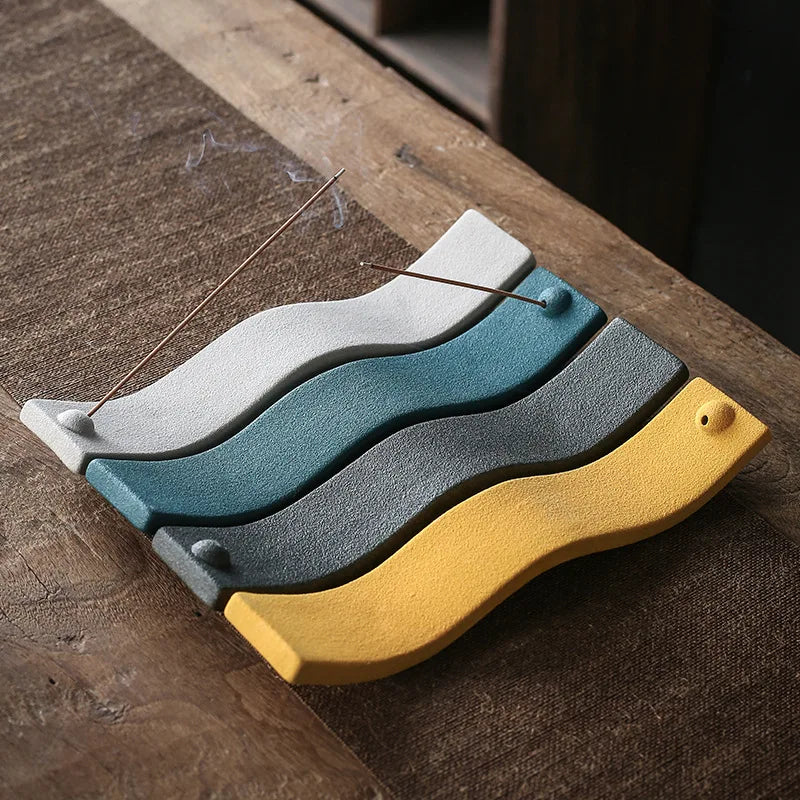 WaveZen – Räucherstäbchenhalter in Wellenform aus Keramik