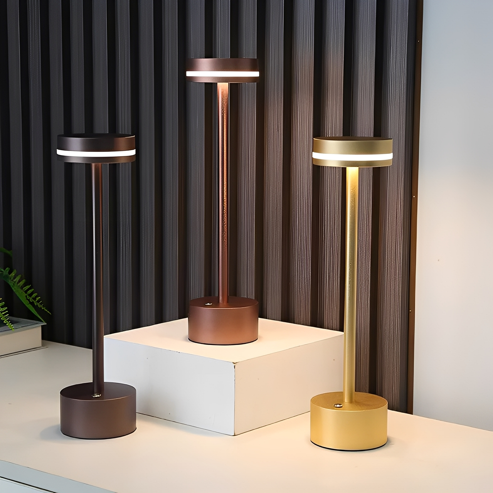 Hoshi – LED-Tischleuchte mit kosmischer Eleganz