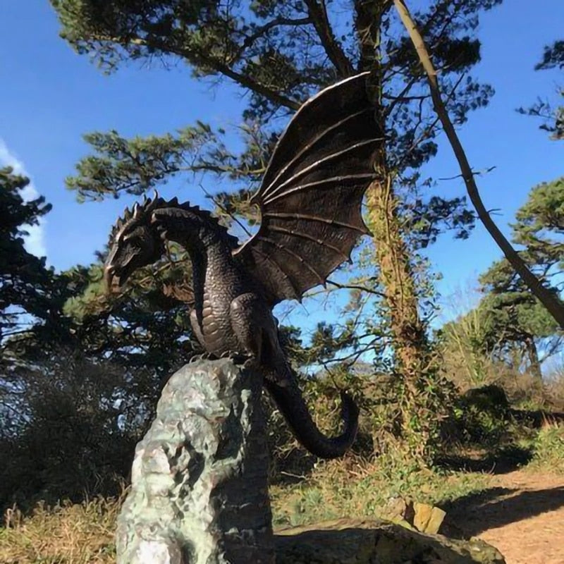 FireDrake – Eindrucksvolle Drachenbrunnen-Skulptur mit feuerspeiendem Effekt