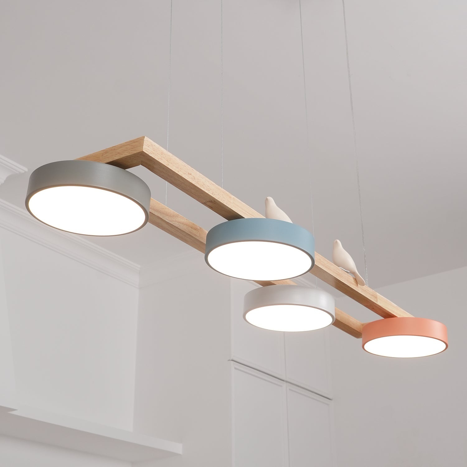 Elian – Moderne LED-Pendelleuchte aus Massivholz
