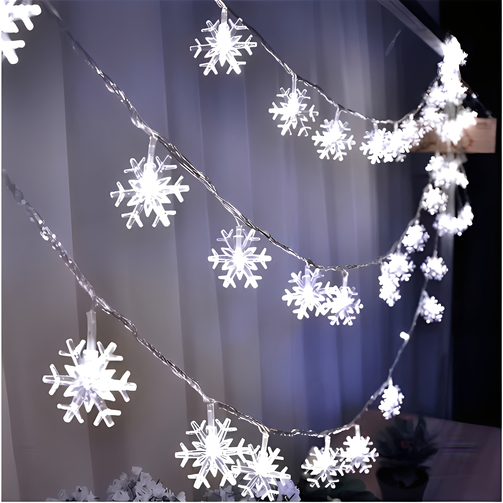 Eira – Schneeflocken-Lichterkette mit Fernbedienung