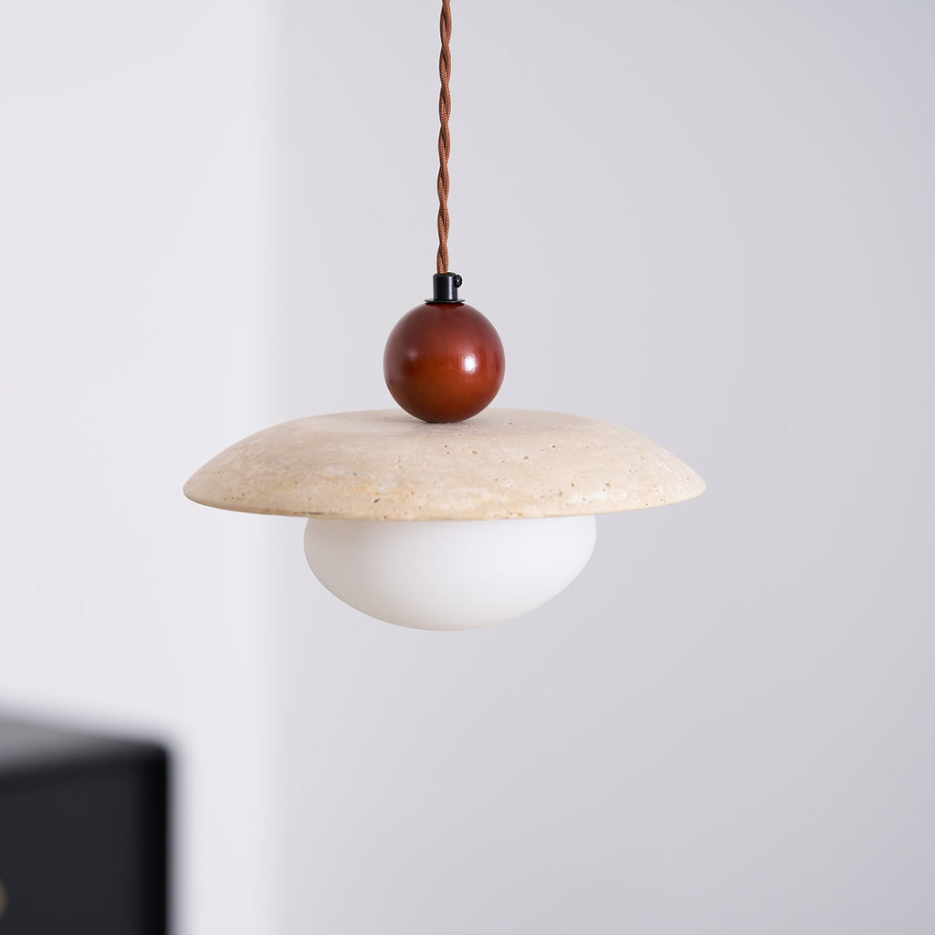 Kaori – Pendelleuchte aus Travertin