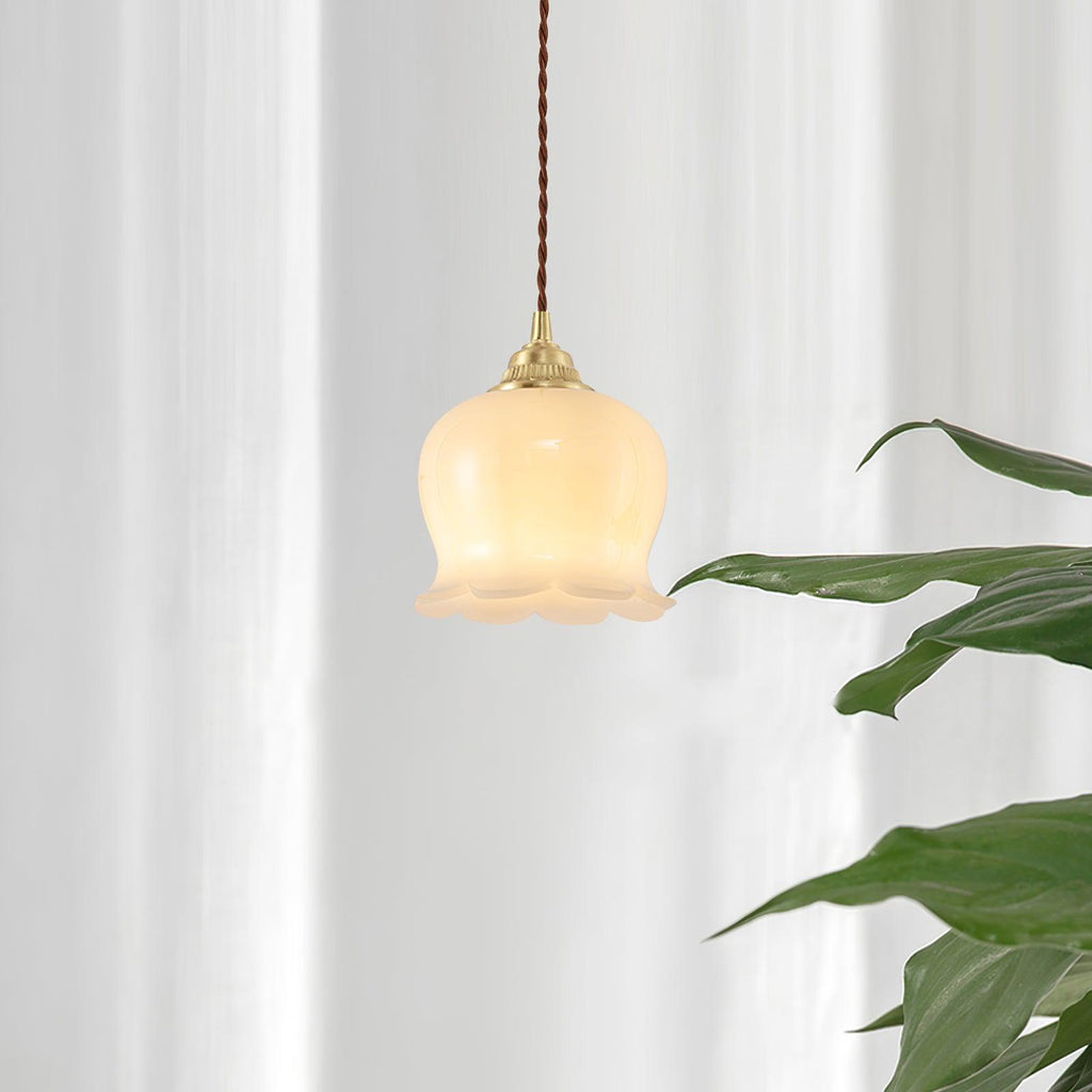 Odette – Französische Retro-Hängelampe im Maiglöckchen-Design