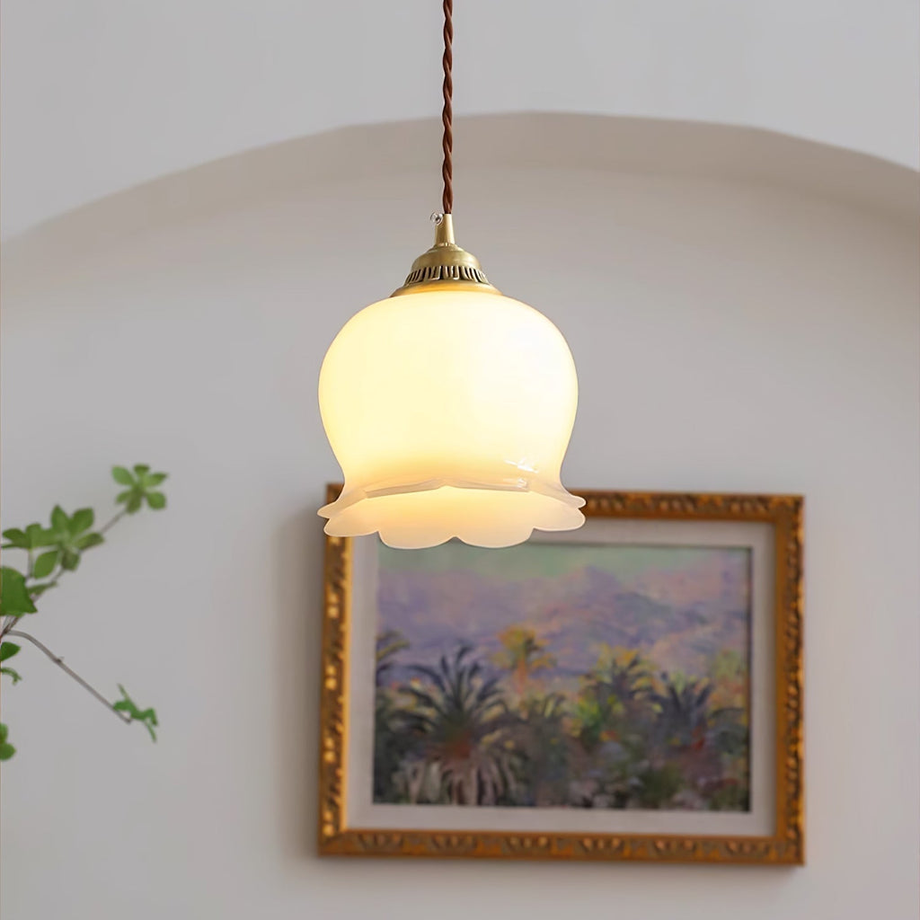 Odette – Französische Retro-Hängelampe im Maiglöckchen-Design