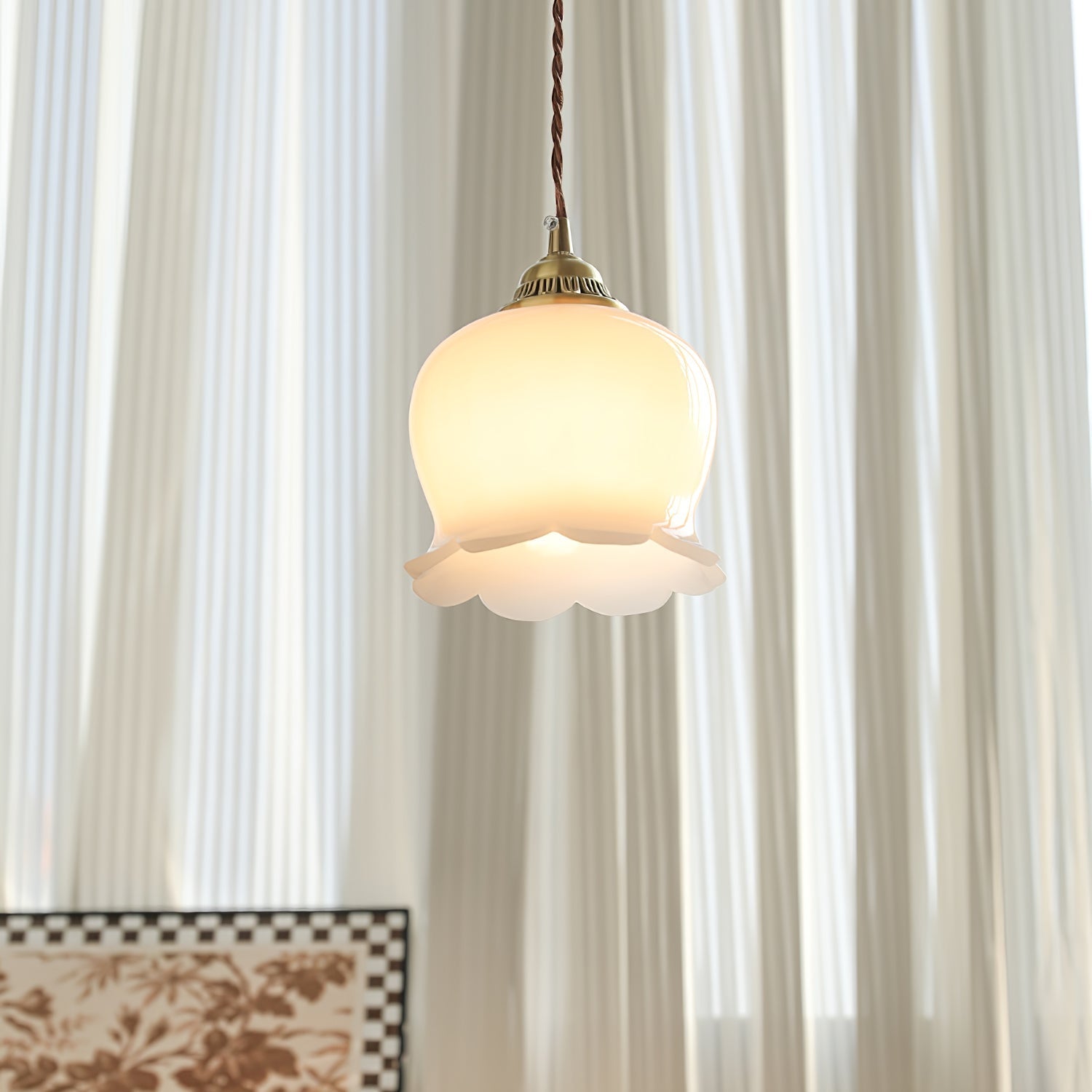 Odette – Französische Retro-Hängelampe im Maiglöckchen-Design