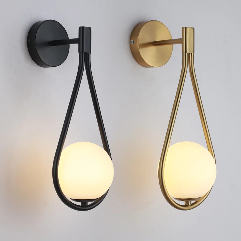 Sanna – Nordische Wandlampe mit Goldenem Detail
