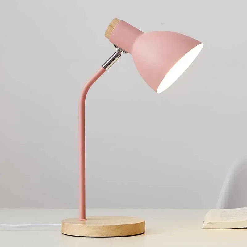 Moderne und minimalistische Schreibtischlampe