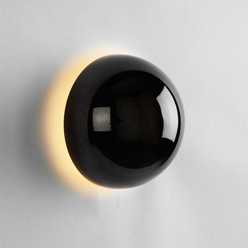 Auri – Nordische Wandlampe im Sonnenfinsternis-Stil