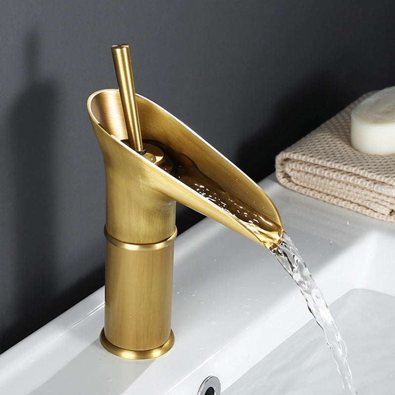 Nordic Cascade - Antiker Wasserhahn für Waschbecken