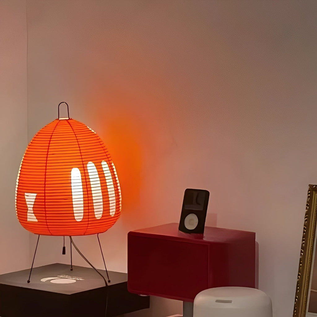 Xuan – Tischlampe aus Papier & Stehleuchte