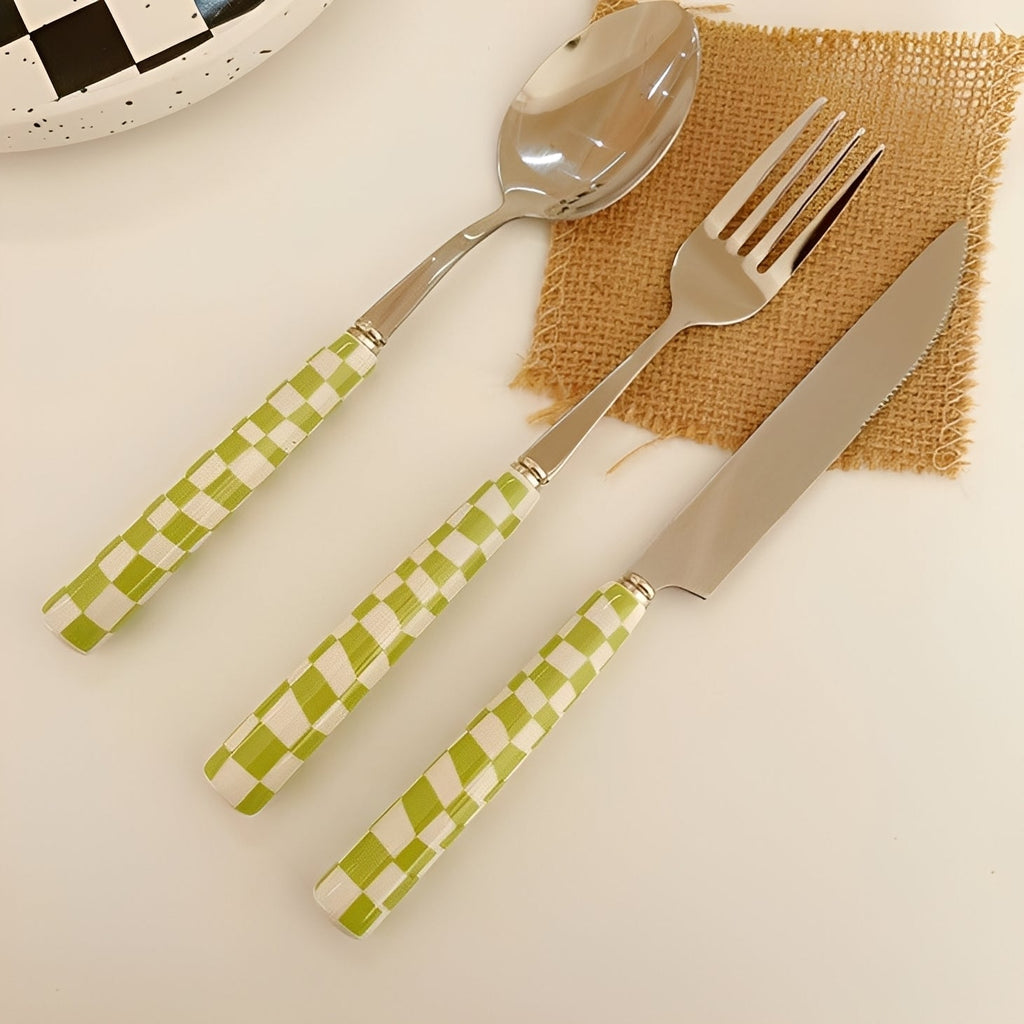 Checka – Keramisches Besteckset im Schachbrett-Muster