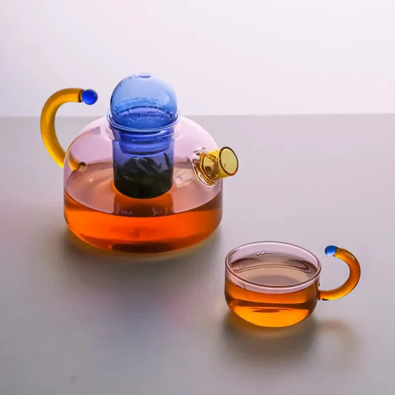 Farbiges Teekannen-Set mit Glaseffekt und Kontrastakzenten