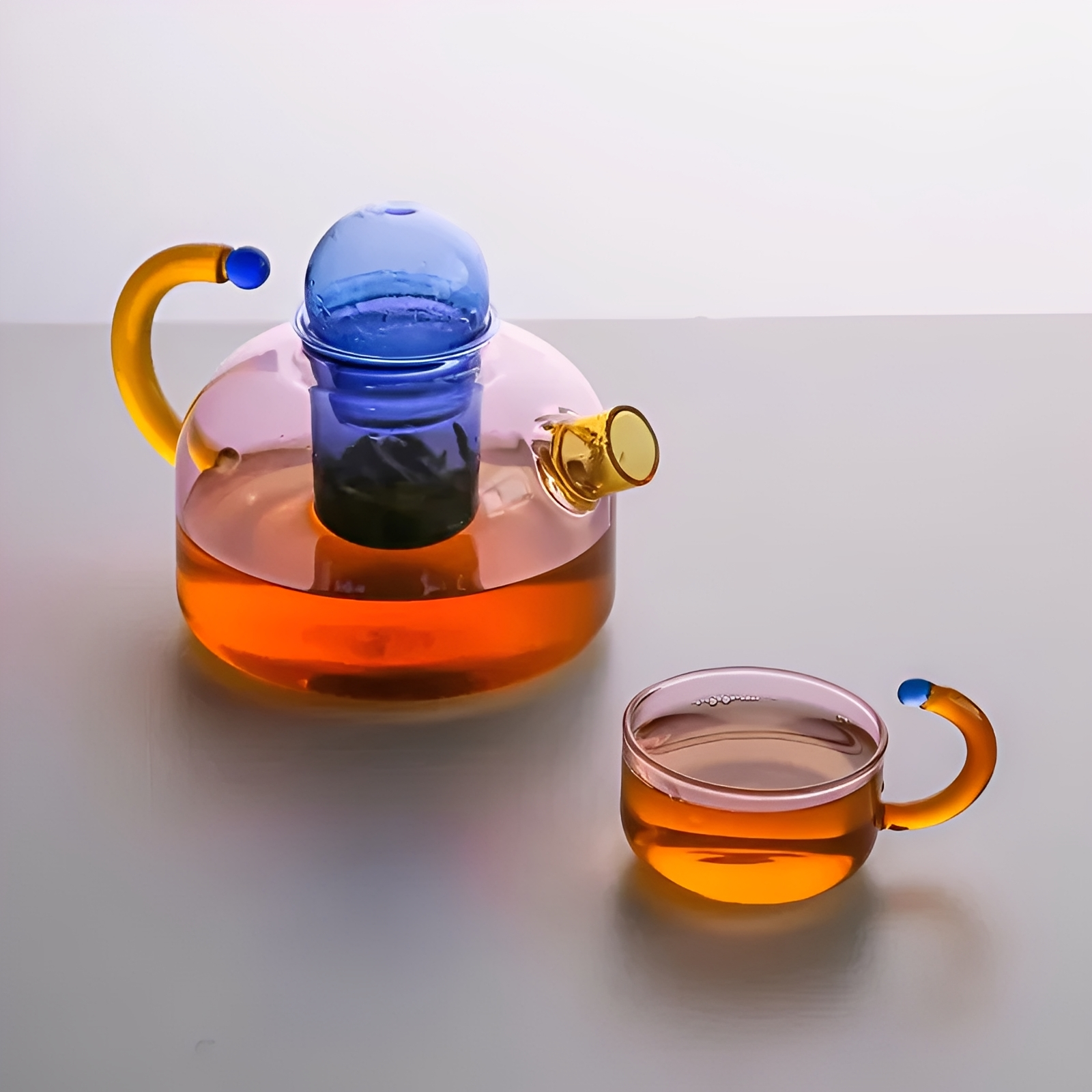 Taya – Teekanne mit Farbkontrast aus hitzebeständigem Glas