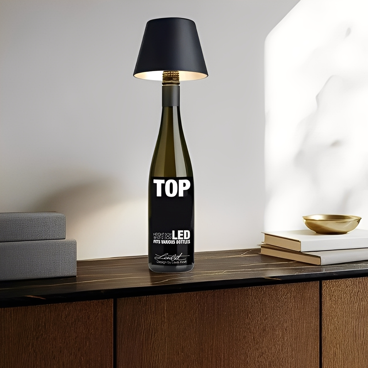Mina – Wiederaufladbare Tischlampe im Weinflaschen-Design