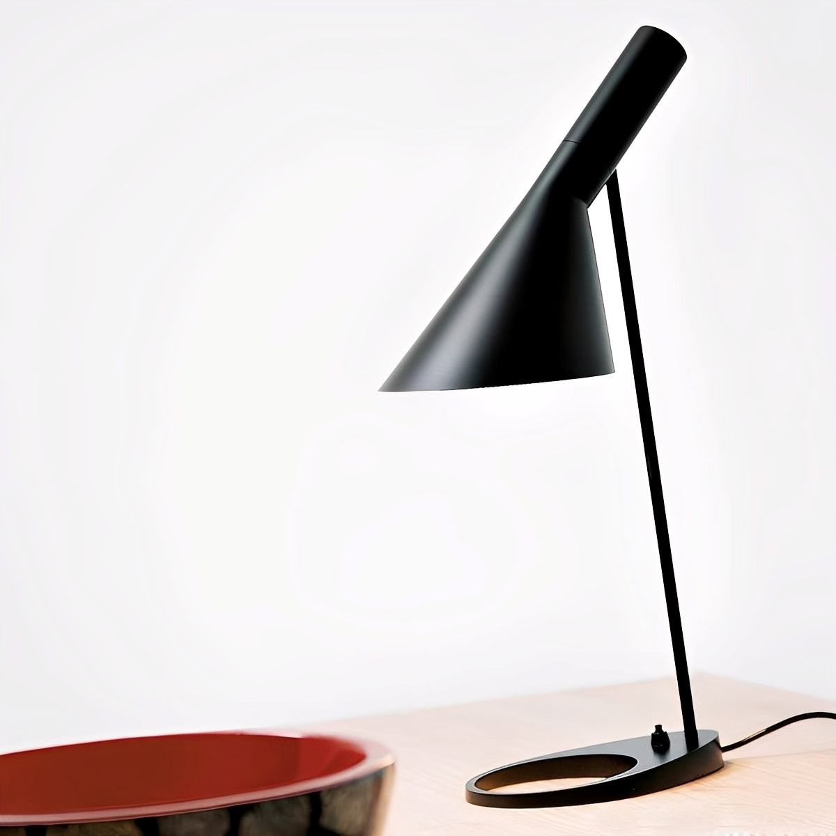 Liv – Nordische LED Tischleuchte