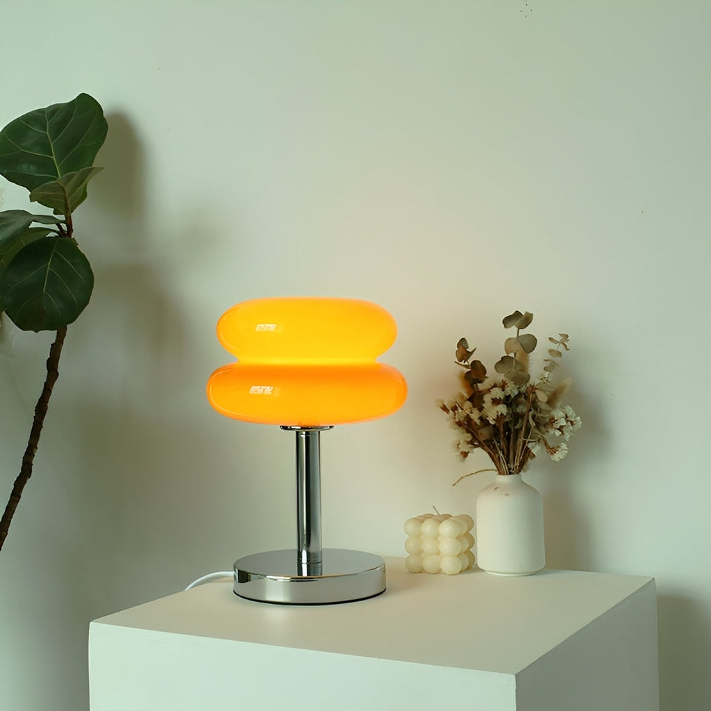 Eleni – Cremefarbene Glaslampe im Retro-Design