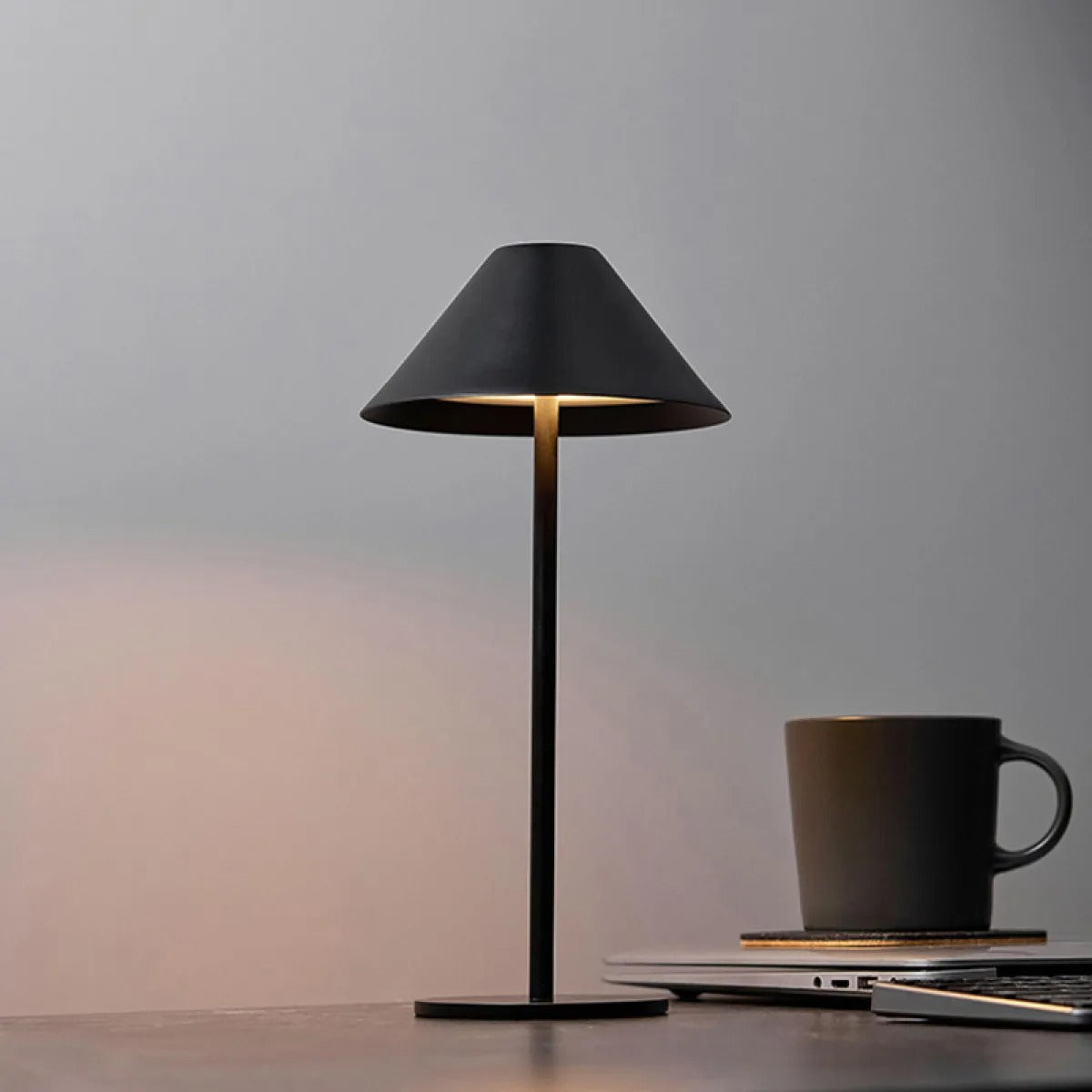 Kiyomi – Kabellose, wasserfeste LED-Tischlampe