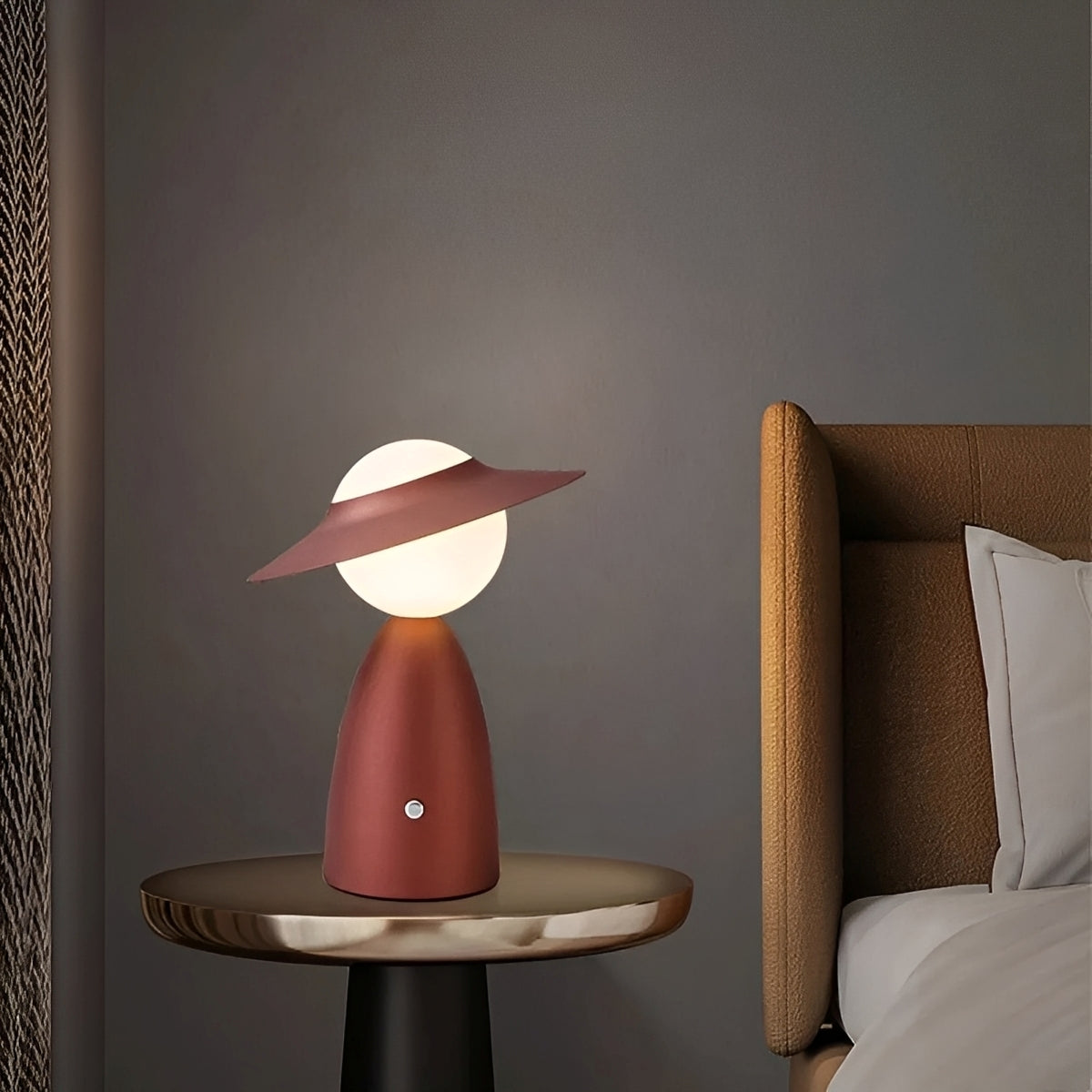 LumiElite – Kreative Metall-Tischleuchte mit USB-Ladung