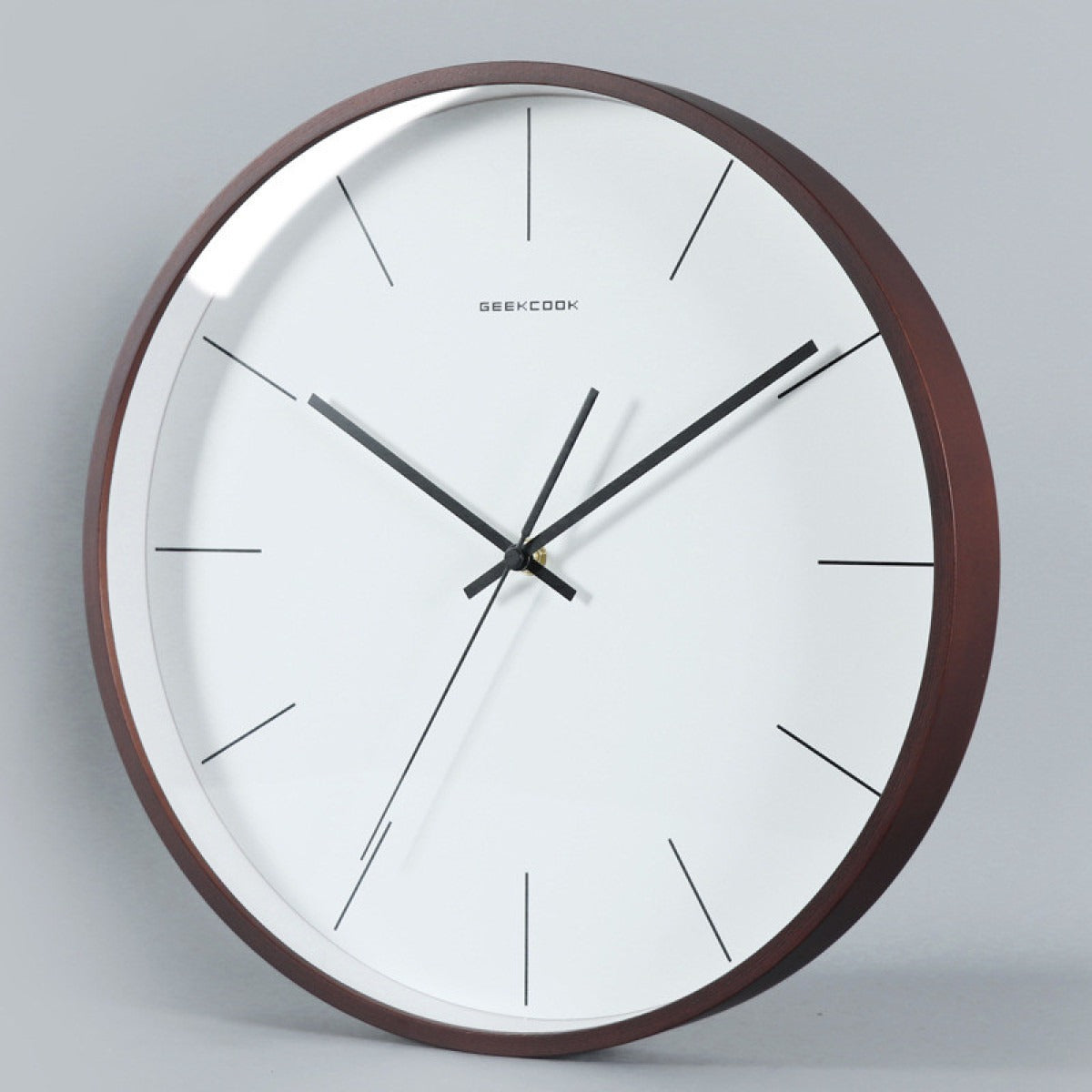 Miguel – Schlichte Nordische Wanduhr
