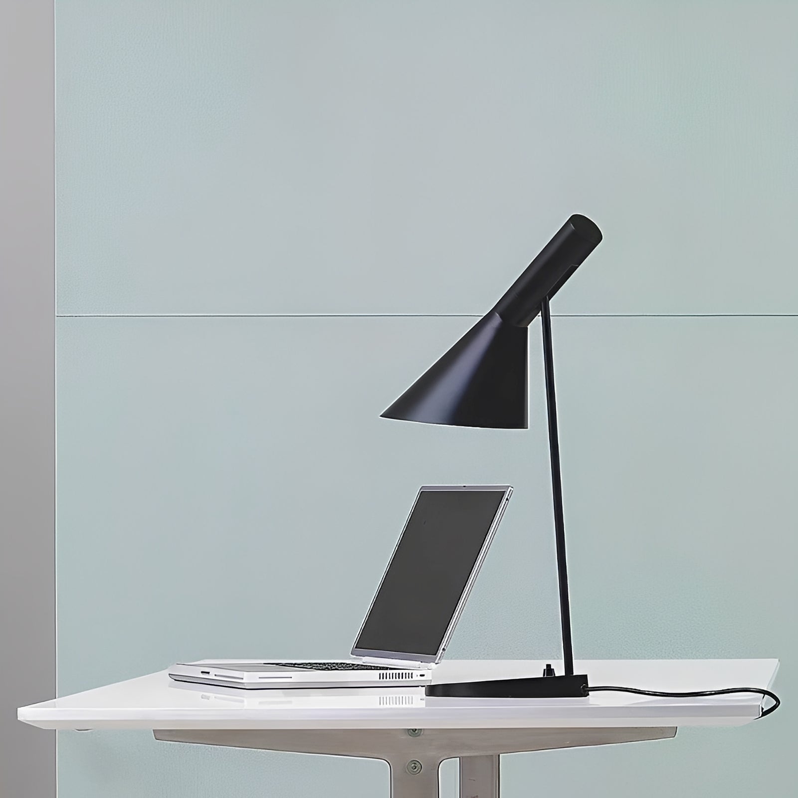 Liv – Nordische LED Tischleuchte