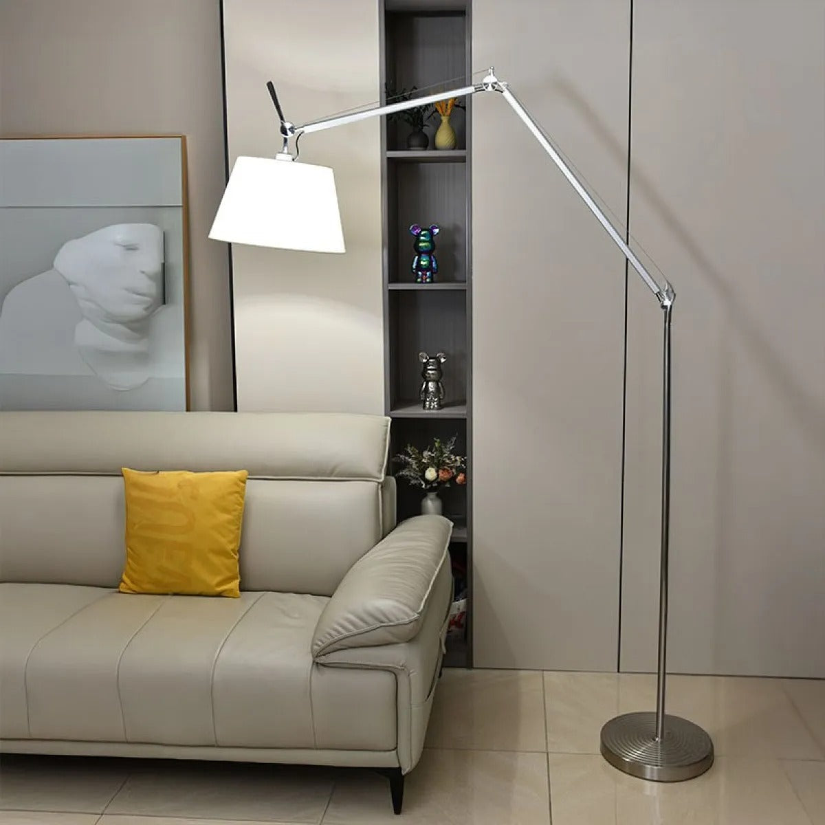 Liana – Elegante Stehlampe mit modernem Design