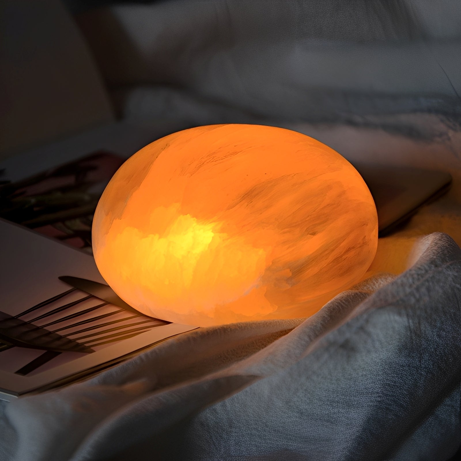 Selina – Mineralische Nachttischlampe