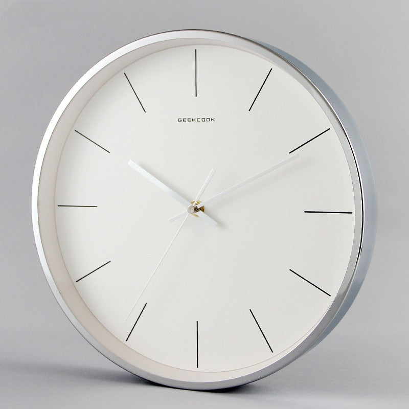 Miguel – Schlichte Nordische Wanduhr