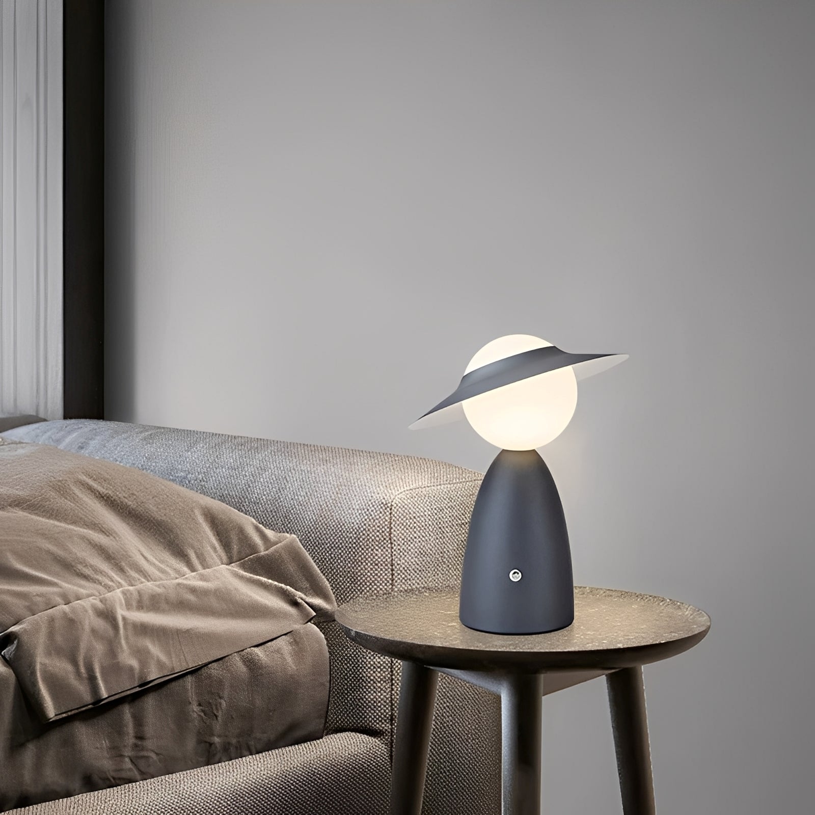 LumiElite – Kreative Metall-Tischleuchte mit USB-Ladung