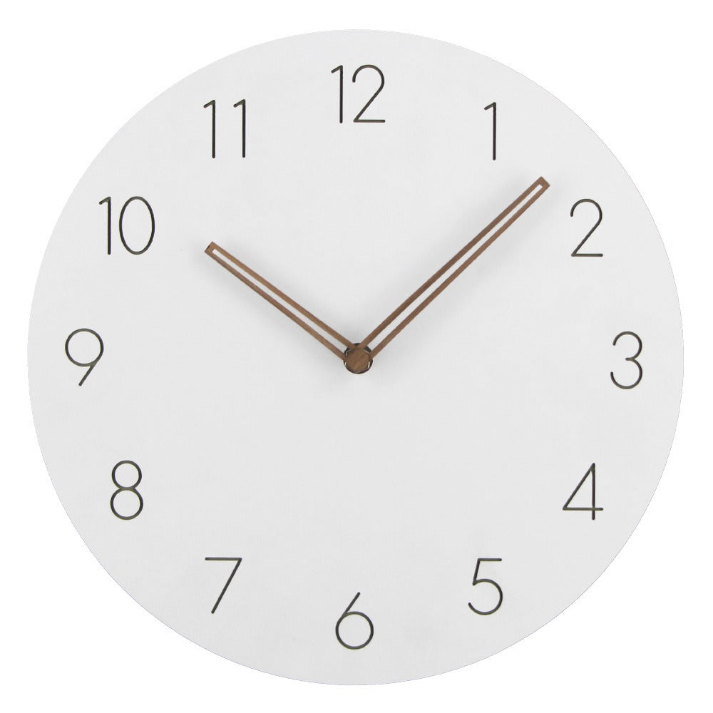 Nork – Schlichte Wanduhr aus Holz