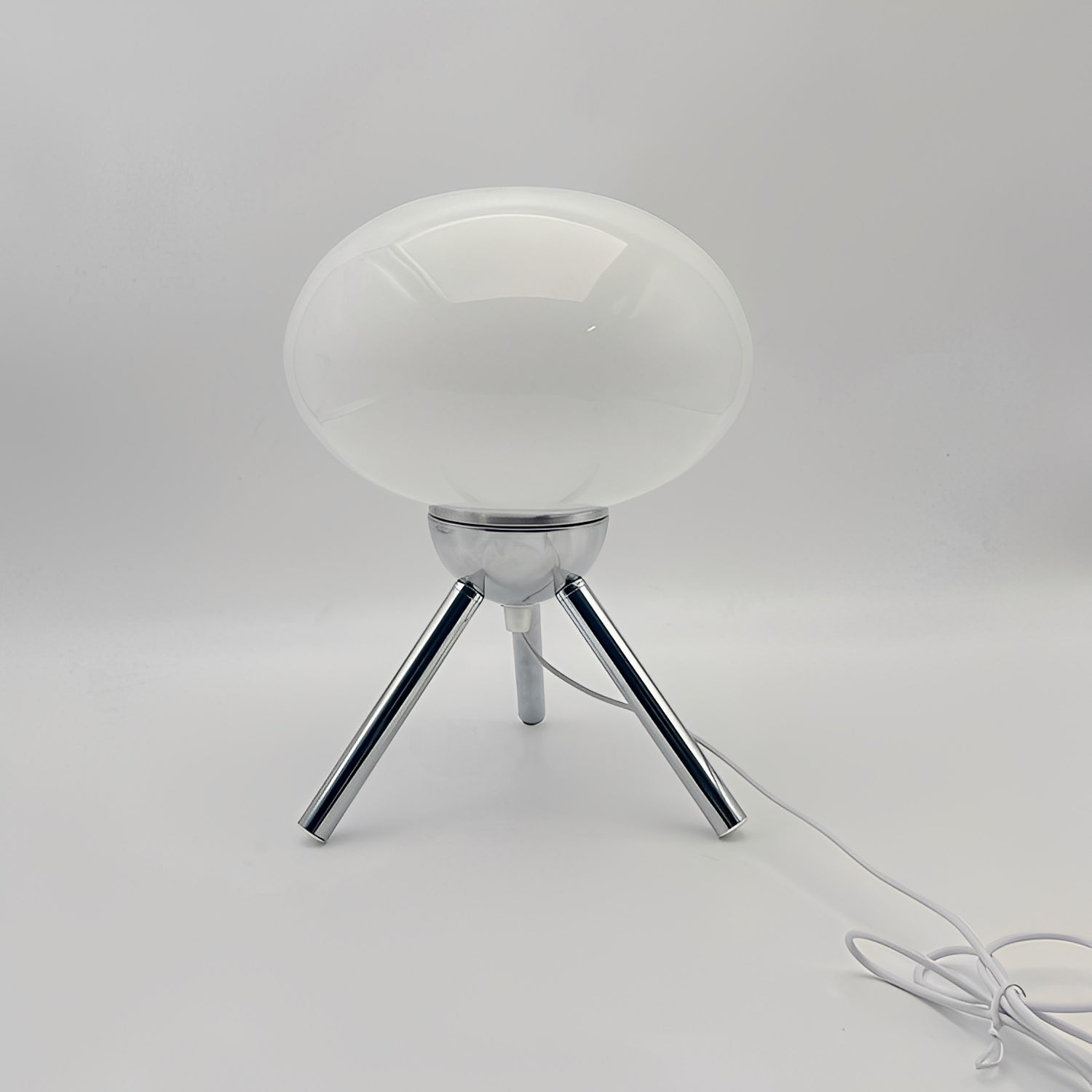 Elina – Dreieckige Baumwoll-Licht Tischlampe