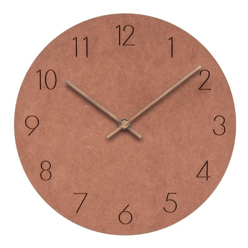 Nork – Schlichte Wanduhr aus Holz