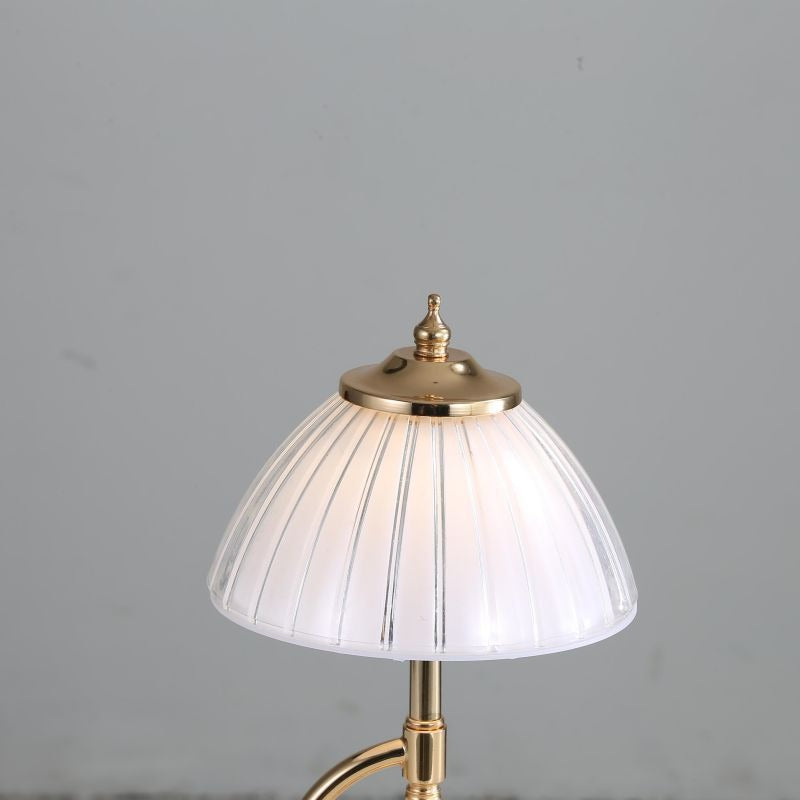 Emiko – Goldene Kristall-Tischlampe im Retro-Stil