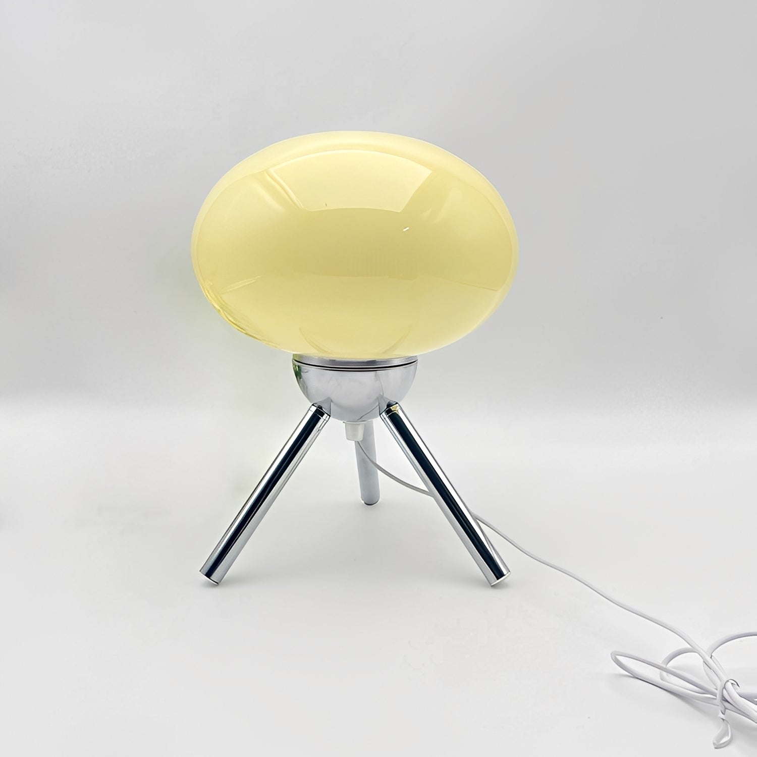 Elina – Dreieckige Baumwoll-Licht Tischlampe