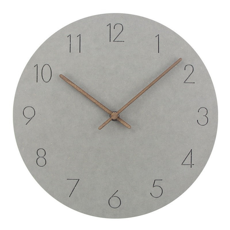 Nork – Schlichte Wanduhr aus Holz