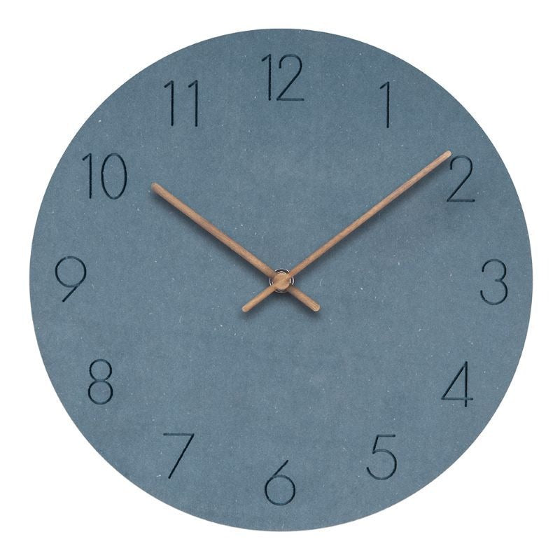 Nork – Schlichte Wanduhr aus Holz