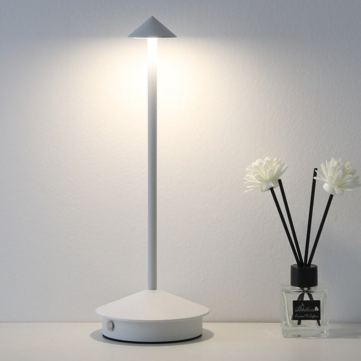 Noelle – Moderne LED Tischleuchte