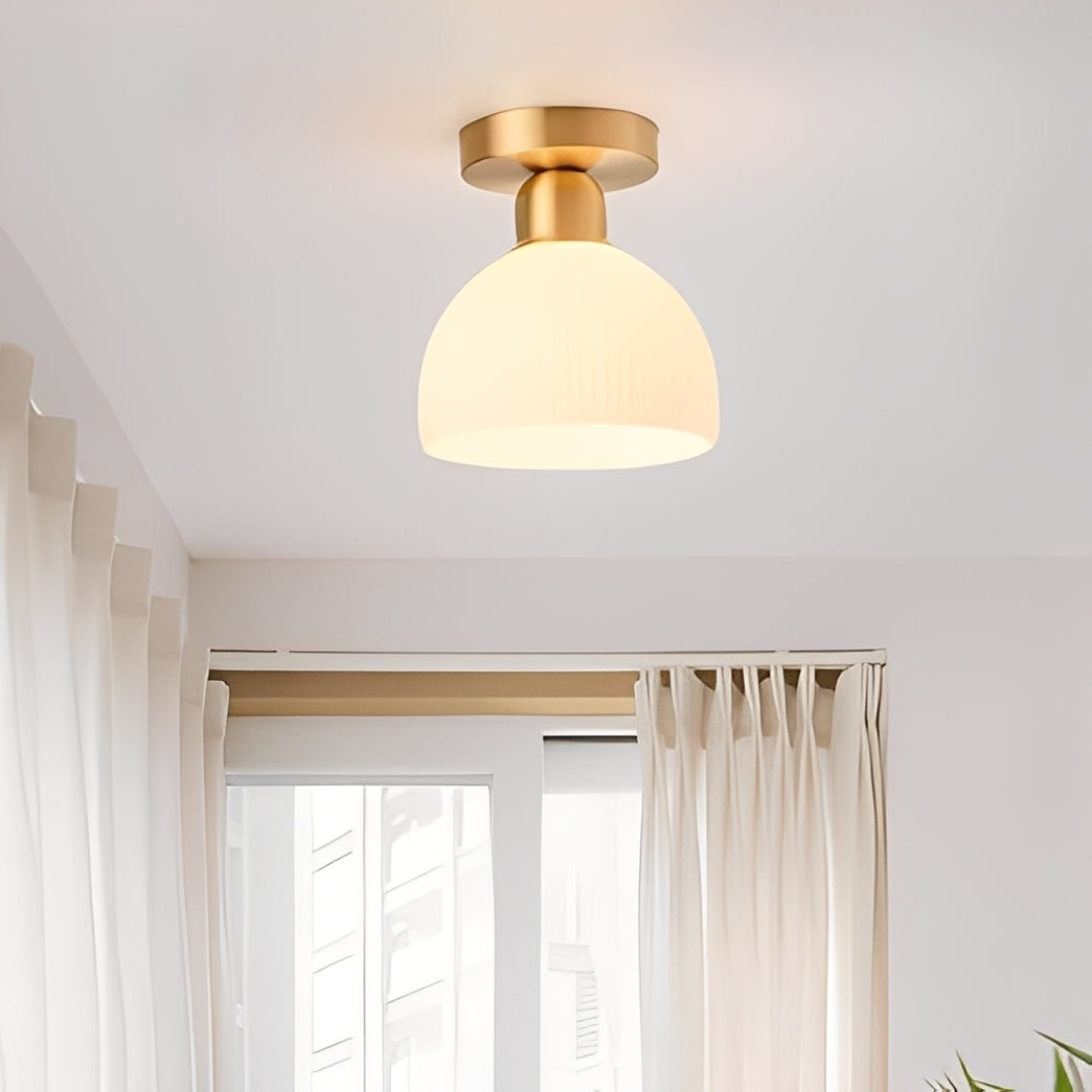 Liora – Moderne Milchglas-Deckenleuchte
