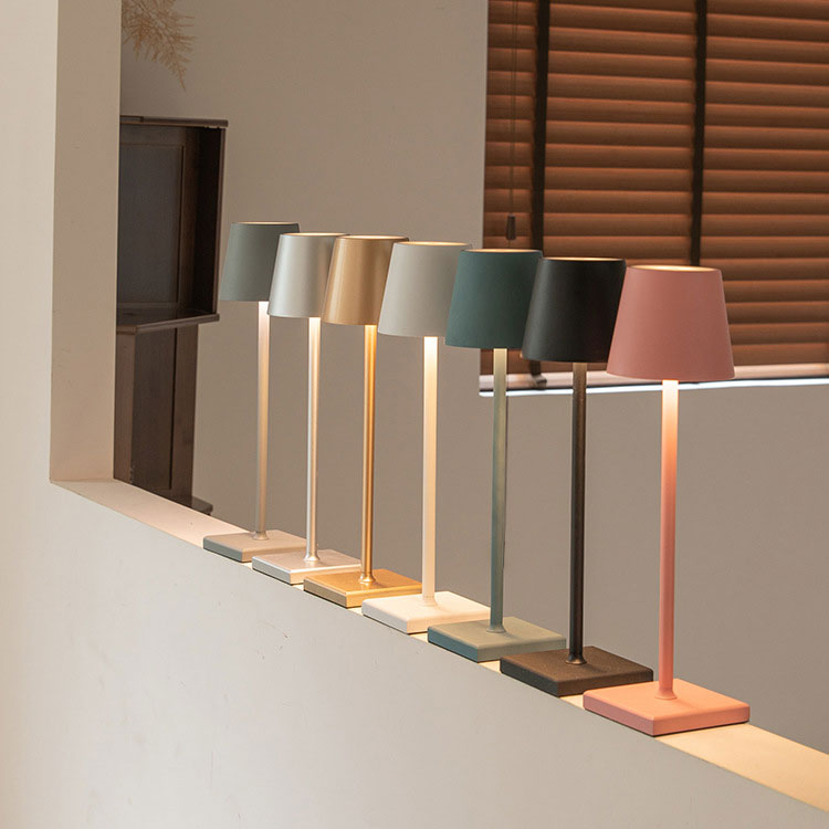Lerio – Aluminium LED-Ladetischlampe