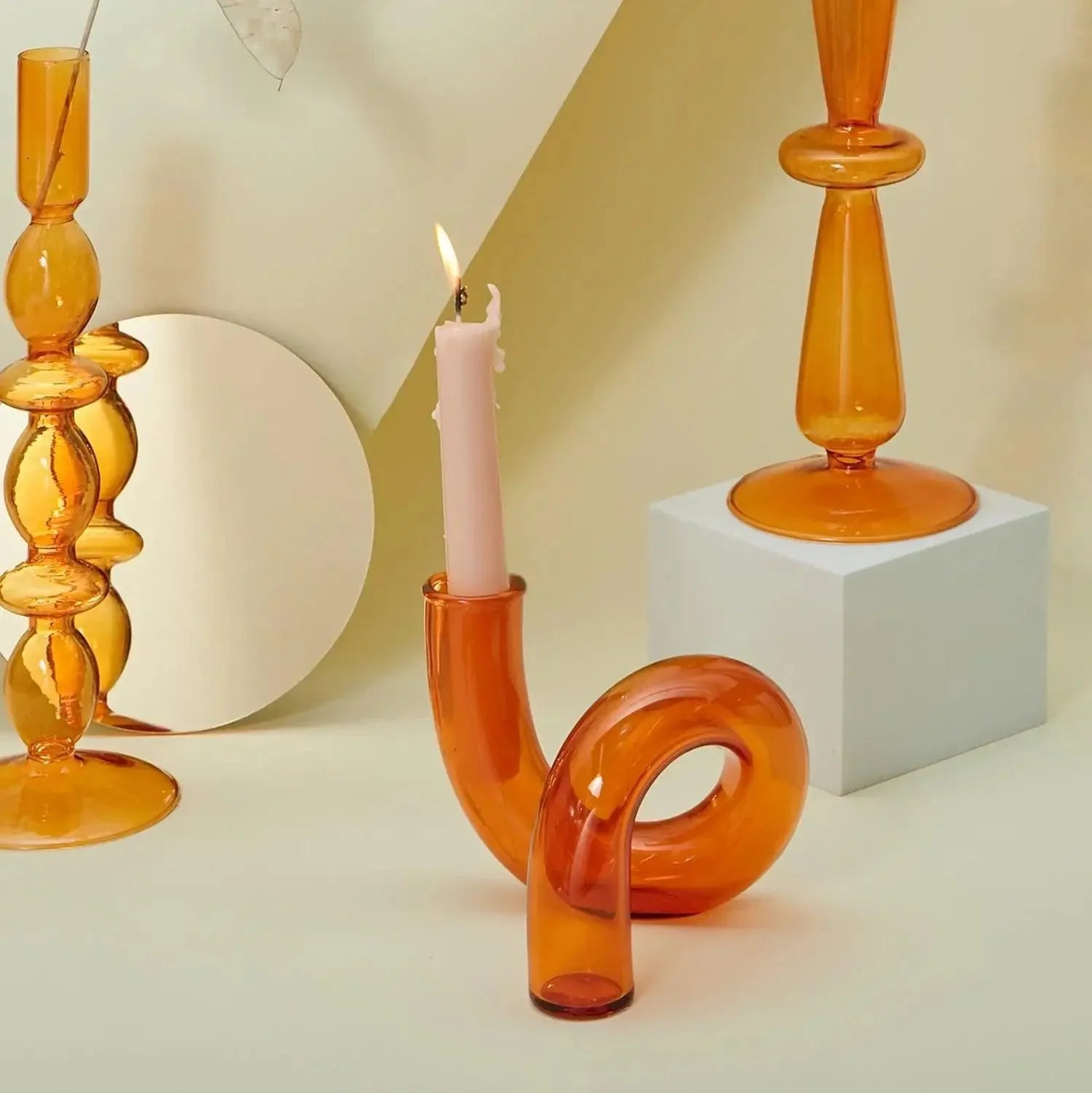Eleganter Glas-Kerzenhalter – Handgedrehte Tischdeko im Vintage-Stil