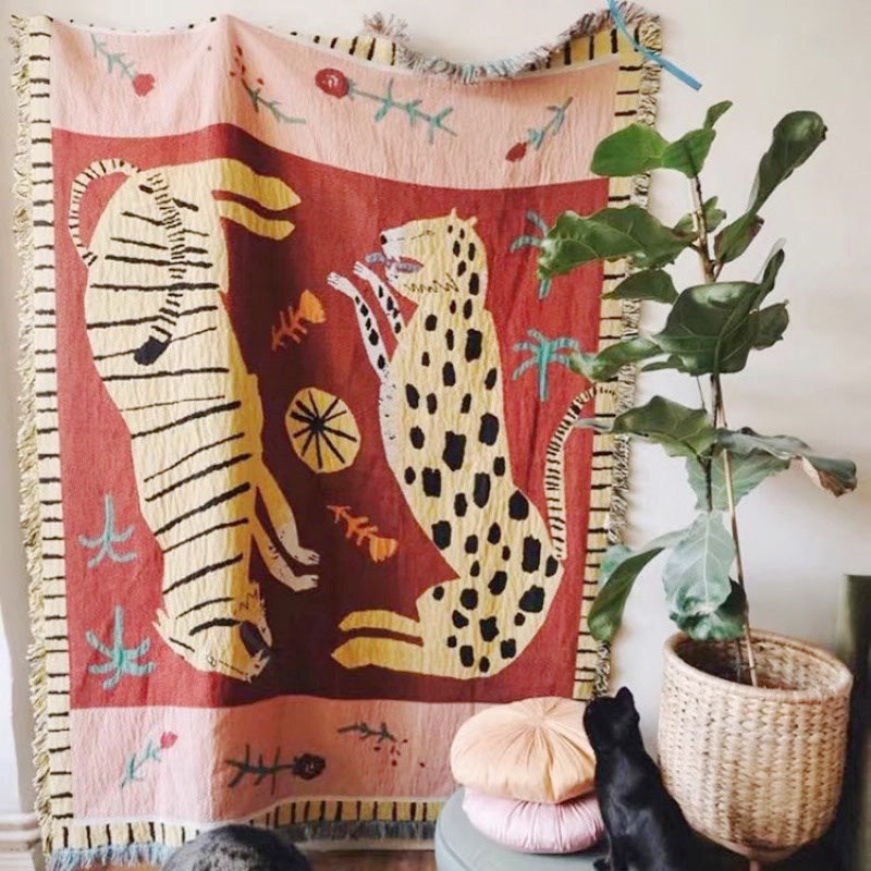 WildNest – Kuscheldecke mit wildem Leoparden- und Tiger-Print